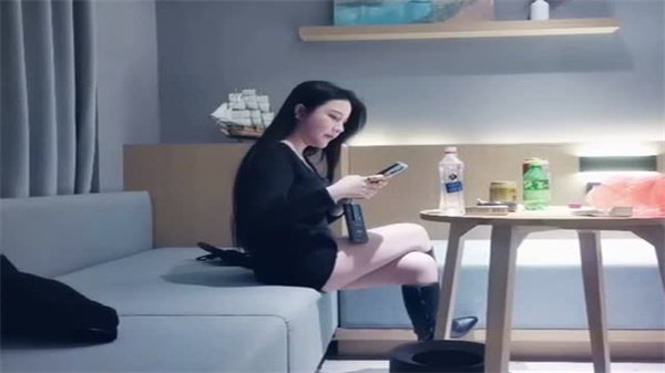 文轩探花极品巨乳肥臀尤物，湿身浪叫骚气冲天！