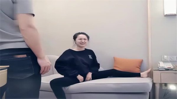 七天约会纹身一字马辣妹，床上疯狂啪啪全记录！